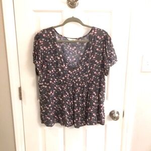 Lucky brand peplum blouse in Olive/pink ditzy floral, V-neck, XL